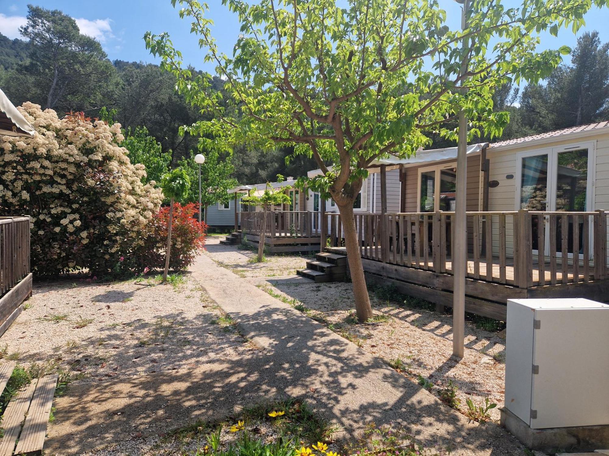 Camping Aux Portes De Cassis Roquefort-la-Bédoule Exterior foto